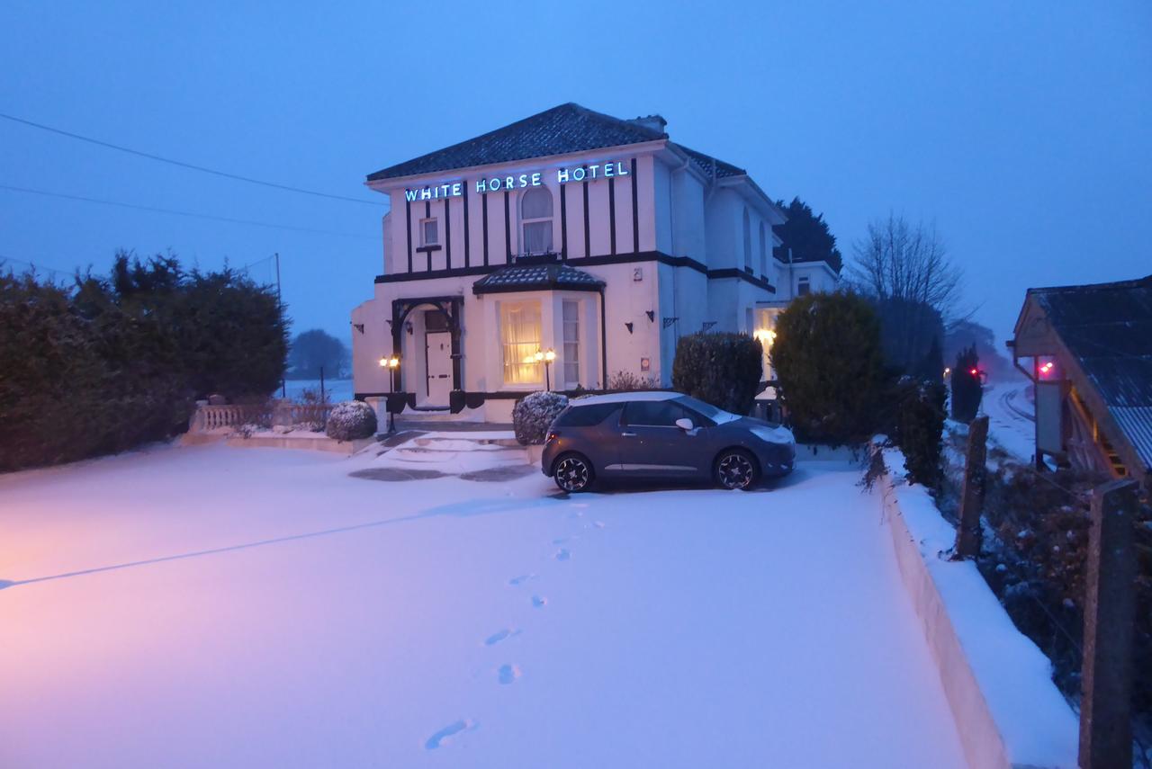 The Station Guest House Galmpton Exteriör bild
